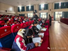 理塘甲洼：“宣讲+查抄”双管齐下 为校园平安建